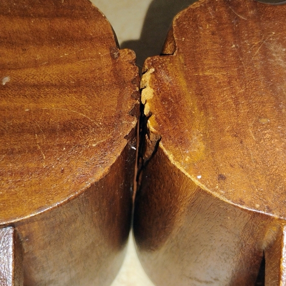 ***(VNT) SET OF 3, MATCHING, HAND CARVED, WOODEN, MONKEY POD WOODEN MUGS*** - Picture 11 of 14